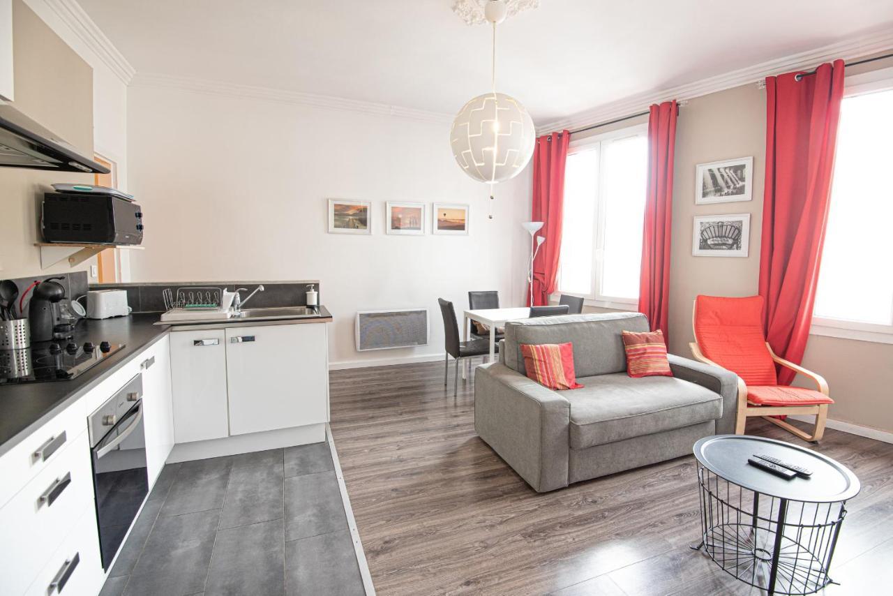 LE DOMUS TITUS spacieux T2 à 5 minutes de la gare Nîmes Extérieur photo